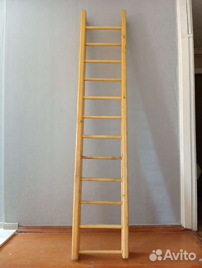 Лестница приставная деревянная