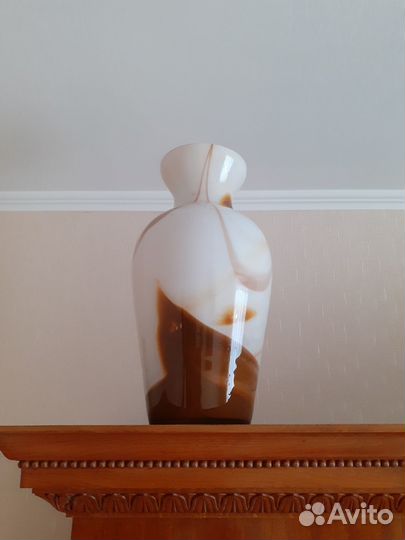 Вазы цветного стекла интерьерные