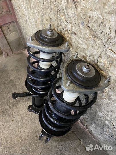 Передние стойки priora в сборе