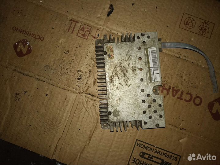 Усилитель магнитолы Volkswagen Sharan