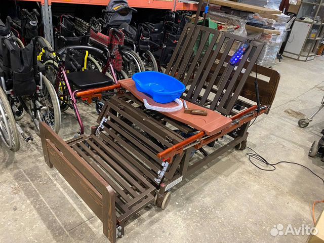 Медицинская кровать для лежачих больных