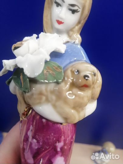 Фарфоровая статуэтка