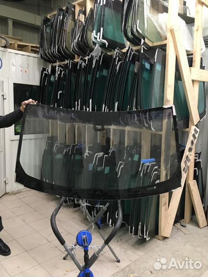 Лобовое стекло Ленд Ровер Дискавери