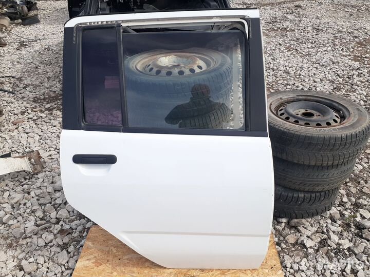 Nissan cube z10 дверь задняя правая