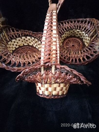 Корзинка плетеная