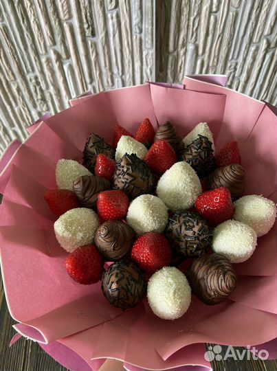 Клубничный букет «Нежный вечер»