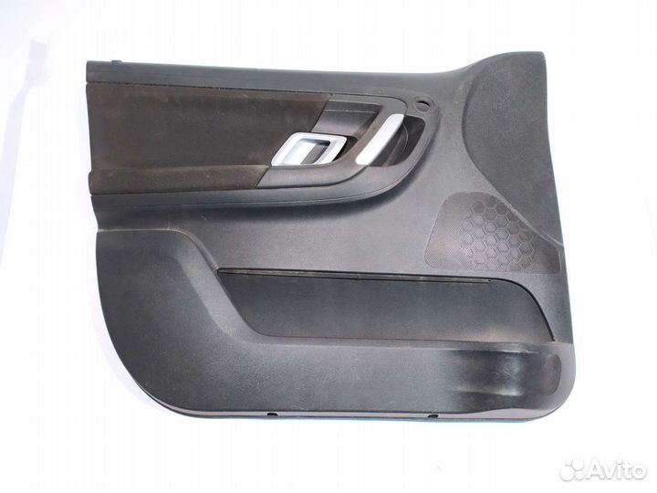 Обшивка передней двери Skoda Fabia 2