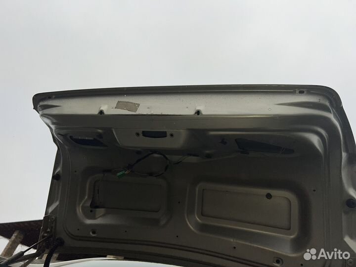 Крышка багажника Peugeot 407