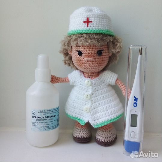 Игрушка Амигуруми Тетя Доктор