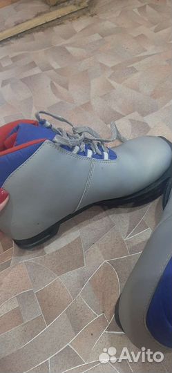 Лыжные ботинки