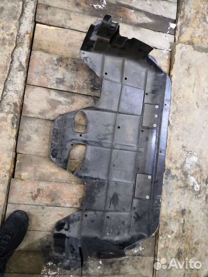 Защита пластиковая субару B4