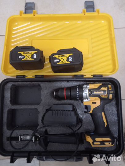 Шуруповерт dewalt. Новый