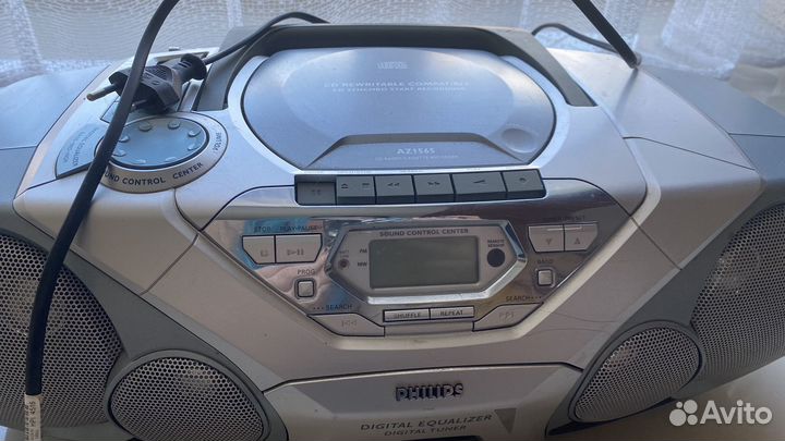 Кассетный магнитофон/радио