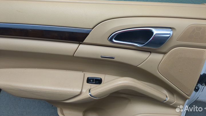 Стекло боковой двери Porsche Cayenne, 2012