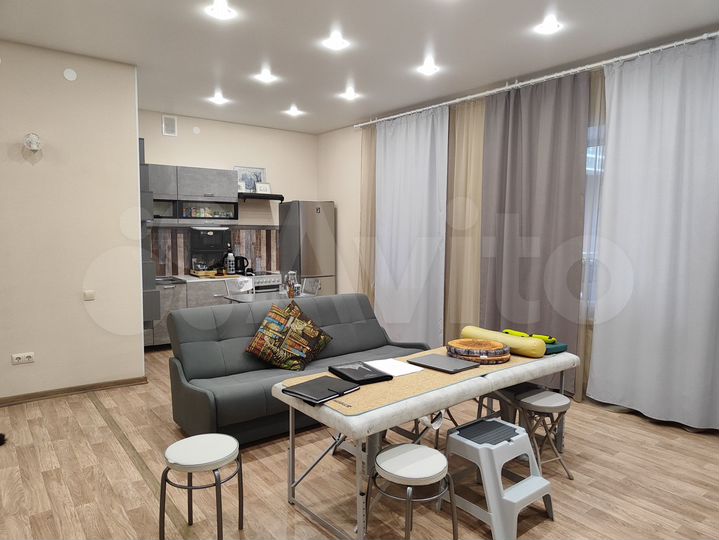 2-к. квартира, 74 м², 1/10 эт.