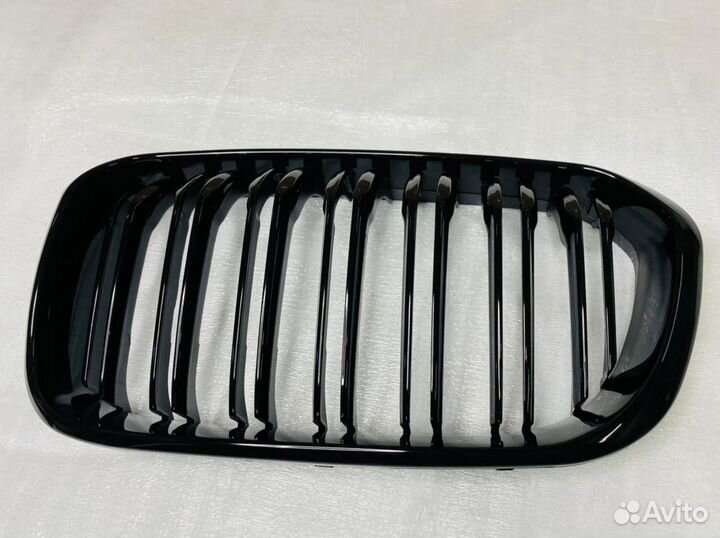 Решешка радиатора F01,03 до рест