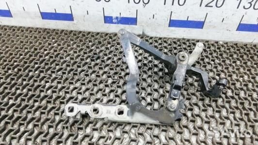 Петля капота mercedes benz S-class W221 (7AD12D501