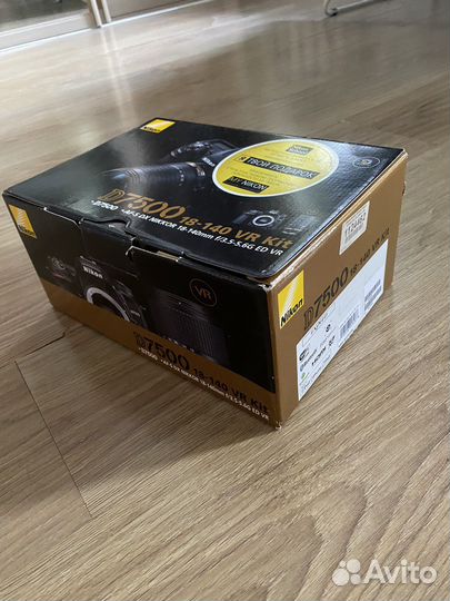 Коробка от nikon 7500