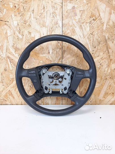 Рулевое колесо Toyota Avensis 2