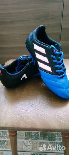 Футбольные бутсы adidas
