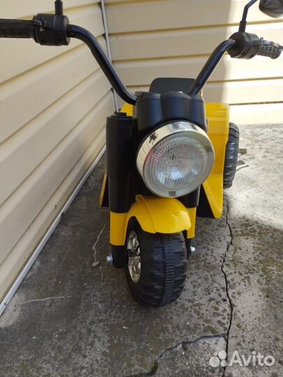 Трицикл детский на аккумуляторе