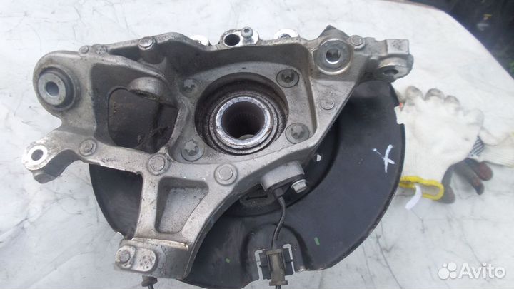 Поворотный кулак левый для Dodge Challenger