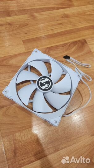 Вентилятор для корпуса Lian li 140mm PWM