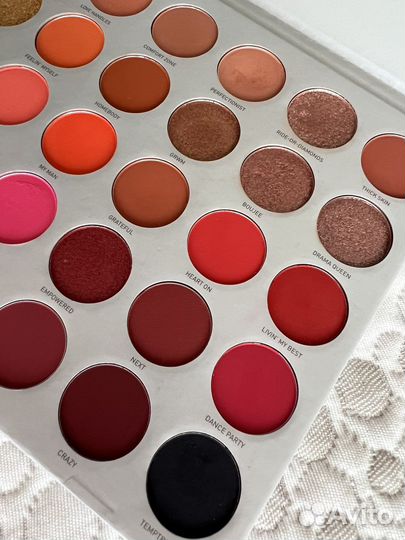 Палетка теней morphe jaclyn hill volume ll