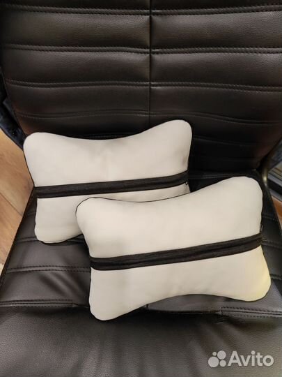 Автомобильная подушка на сиденье автомобиля