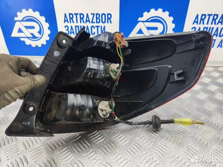 Фонарь задний левый Suzuki Sx4 1.6 M16A 106 Л.С