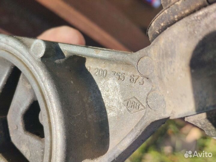 Подушка Scenic 2 1.6 бензина кпп