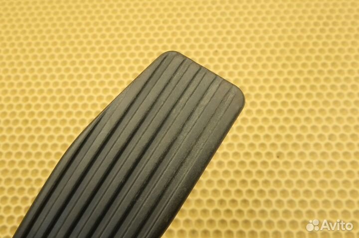 Педаль газа электронная LADA Priora