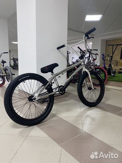 Трюковой велосипед BMX
