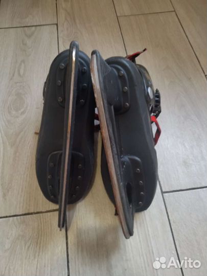 Коньки хоккейные