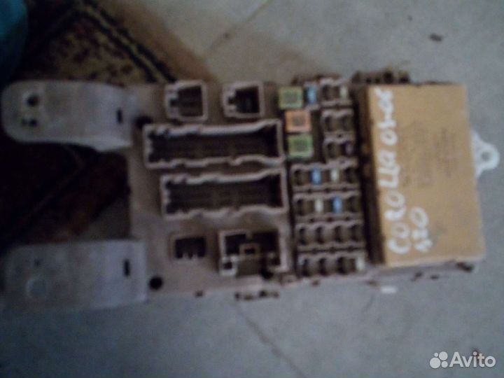 Блок предохранителей салон Toyota Corolla 120 -07