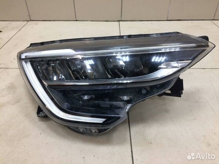 Фара правая Renault Arkana