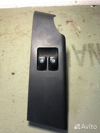 Блок управления стеклоподъемниками Chevrolet Aveo