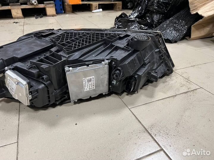 Фара передняя правая Audi Q7 4m LED USA