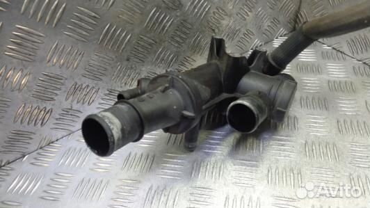 Корпус термостата дизельный peugeot 807 (96Z09A601