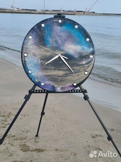 Часы настенные из эпоксидной смолы