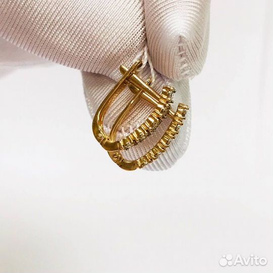 Золотые серьги с камнем