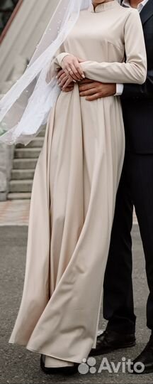 Платье на никах 42