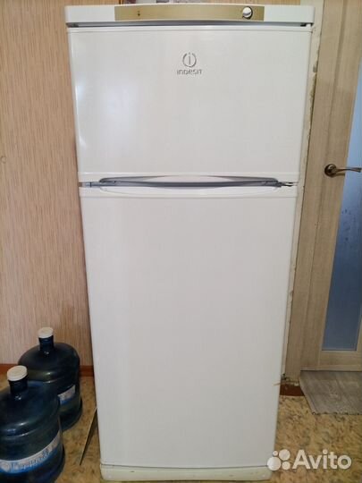 Холодильник бу indesit
