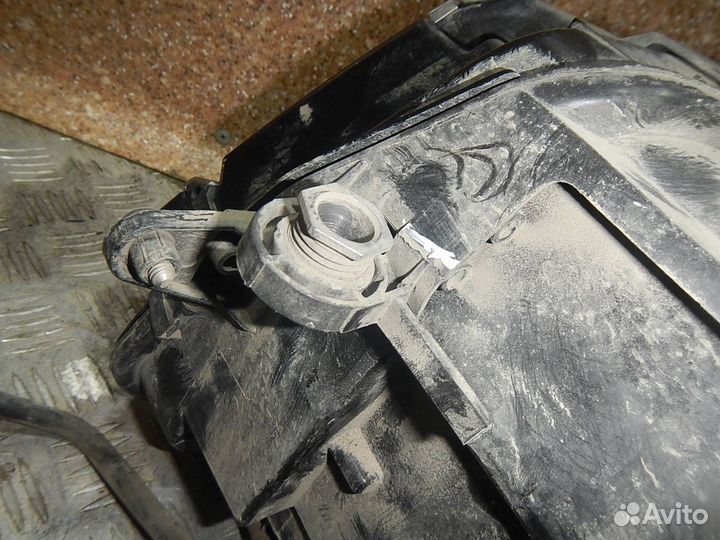 Фара правая Volkswagen Tiguan