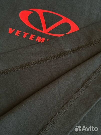 Футболка Vetements