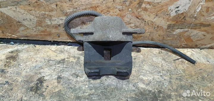 Суппорт передний левый Opel Astra J GTC 2012-2017