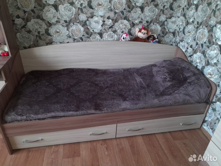 Компьютерный стол