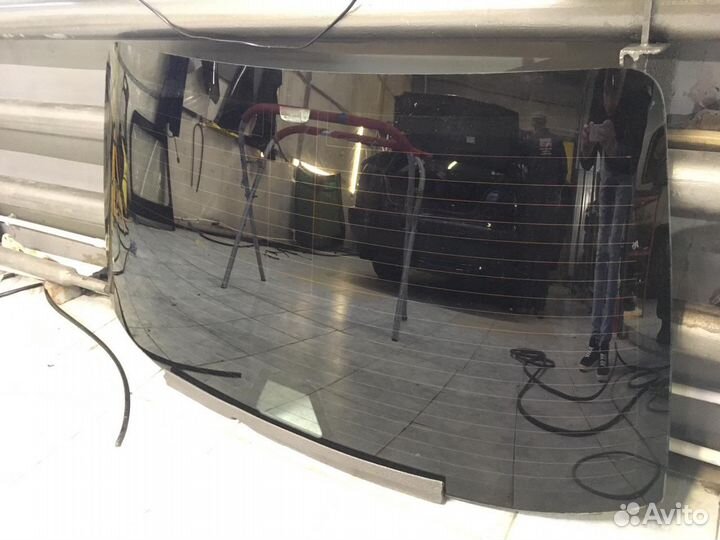 Заднее стекло BMW E38