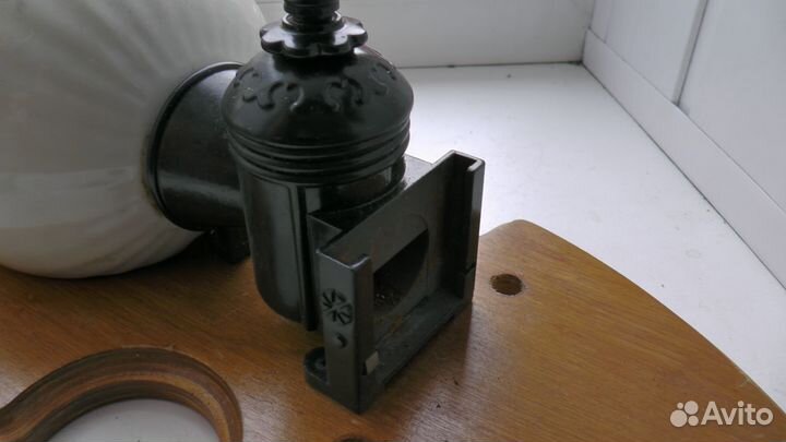 Сувенирная кофемолка рабочая