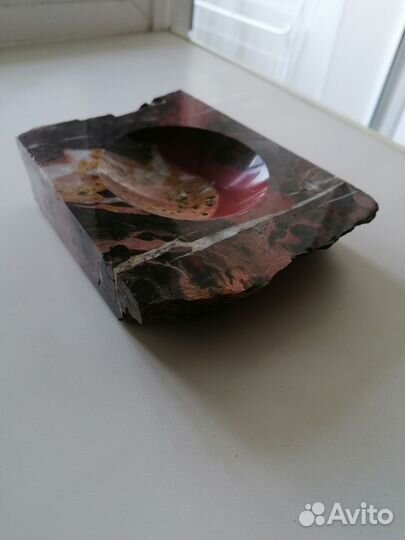 Пепельница из яшмы